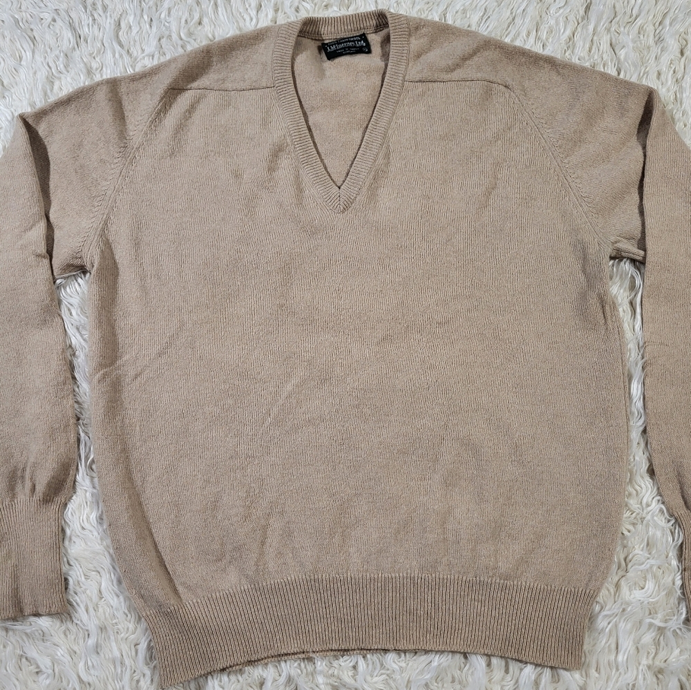 J. McInerney, Ltd. Lambswool V-Neck Sweater Made in Hawick Scotland Size 46 - Picture 2 of 15